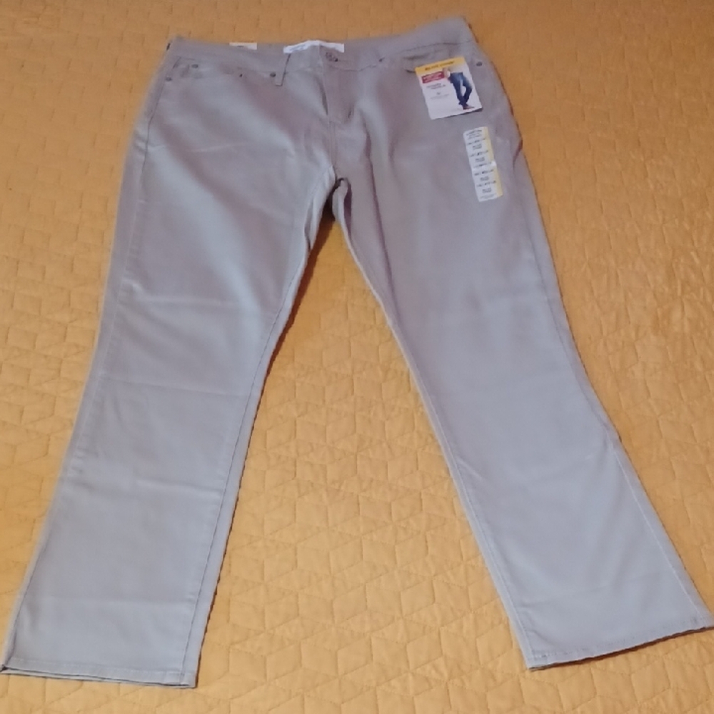 Signature by Levi Strauss mid rise straight leg jeans